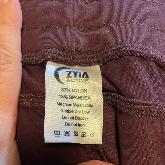 Zyia Joggers size large - Picture 8 of 9